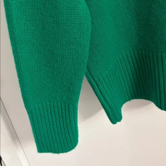 From Future 100% Cashmere Green Mock Turtleneck Sweater - Picture 9 of 14